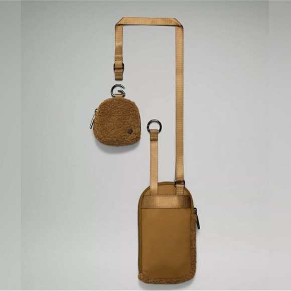 Lululemon Modular Phone Crossbody Bag Fleece Camel Brown Unisex NWT - Picture 2 of 4